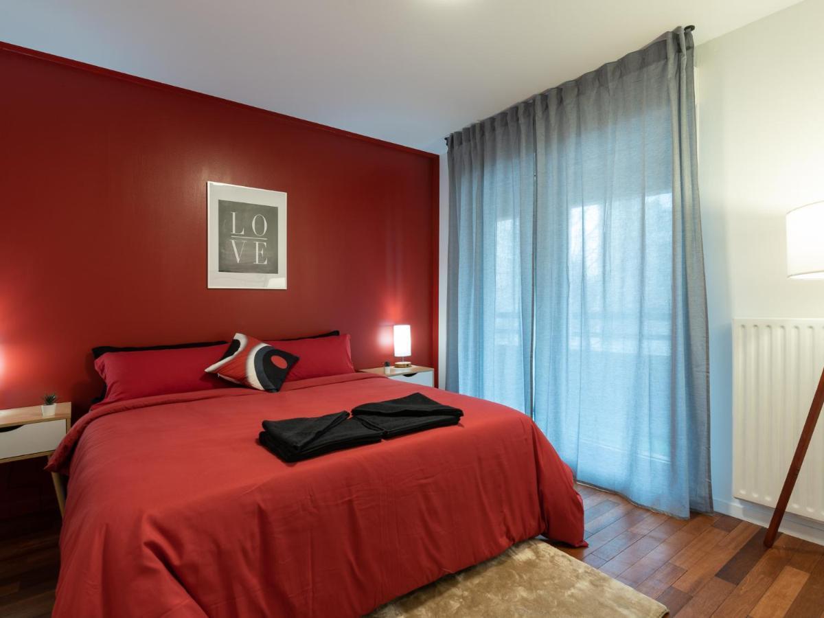 Апартаменты Le Phenix - Hypercentre 16 Personnes Garage Gratuit Wifi Jardin Barbecue Proche Parc Tete D'Or Вийёрбан Экстерьер фото